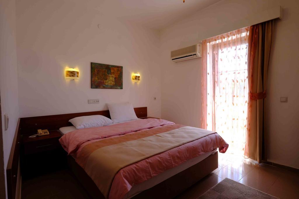 Flying Dutchman Hotel Oludeniz Bilik gambar